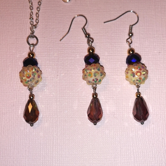 Handmade Swarovski Crystal drop earrings and pendant set - Picture 6 of 7